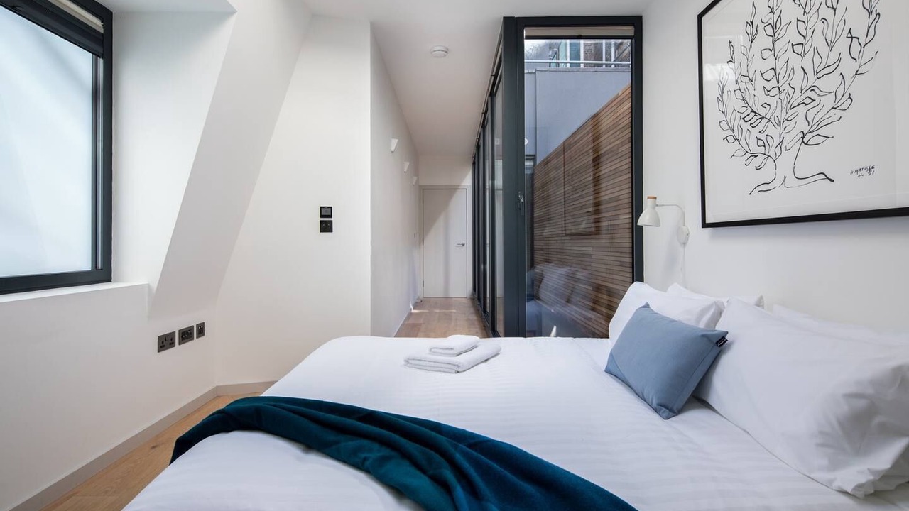 Photo of Bedroom in Fitzrovia