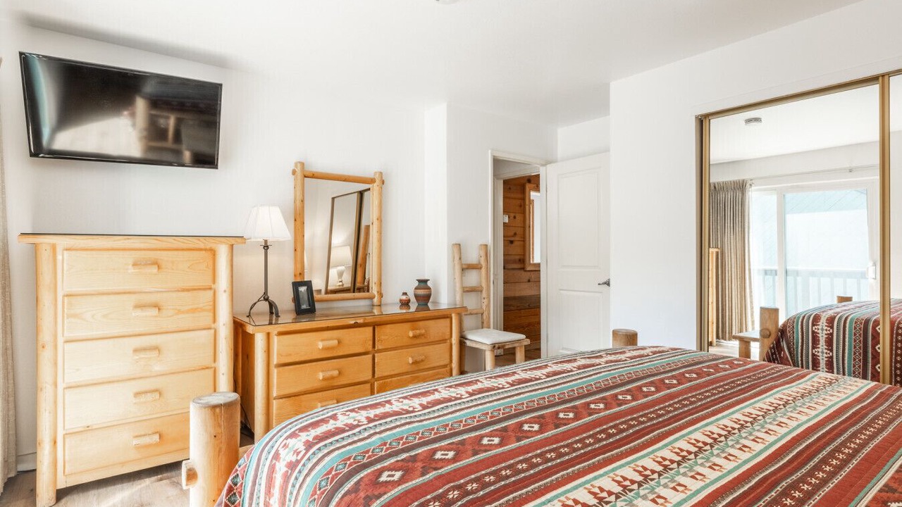 Photo of Bedroom in June Lake