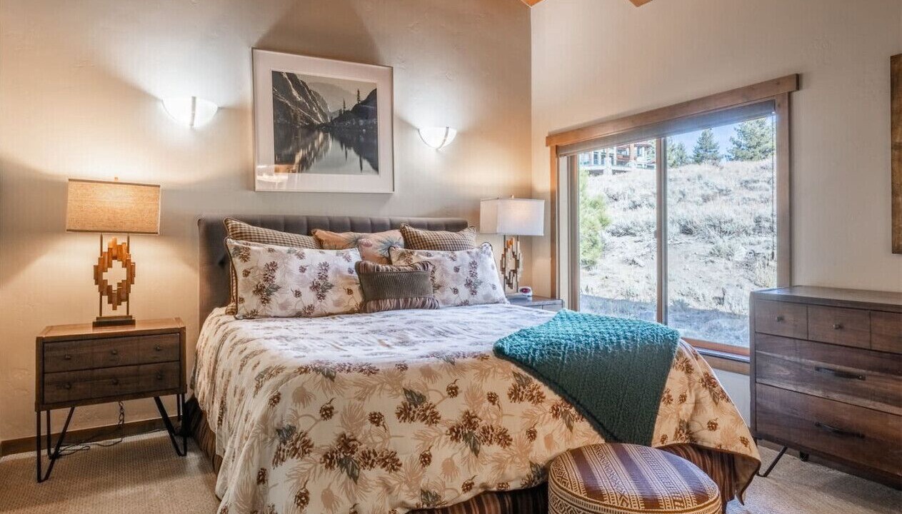 Photo of Bedroom in June Lake