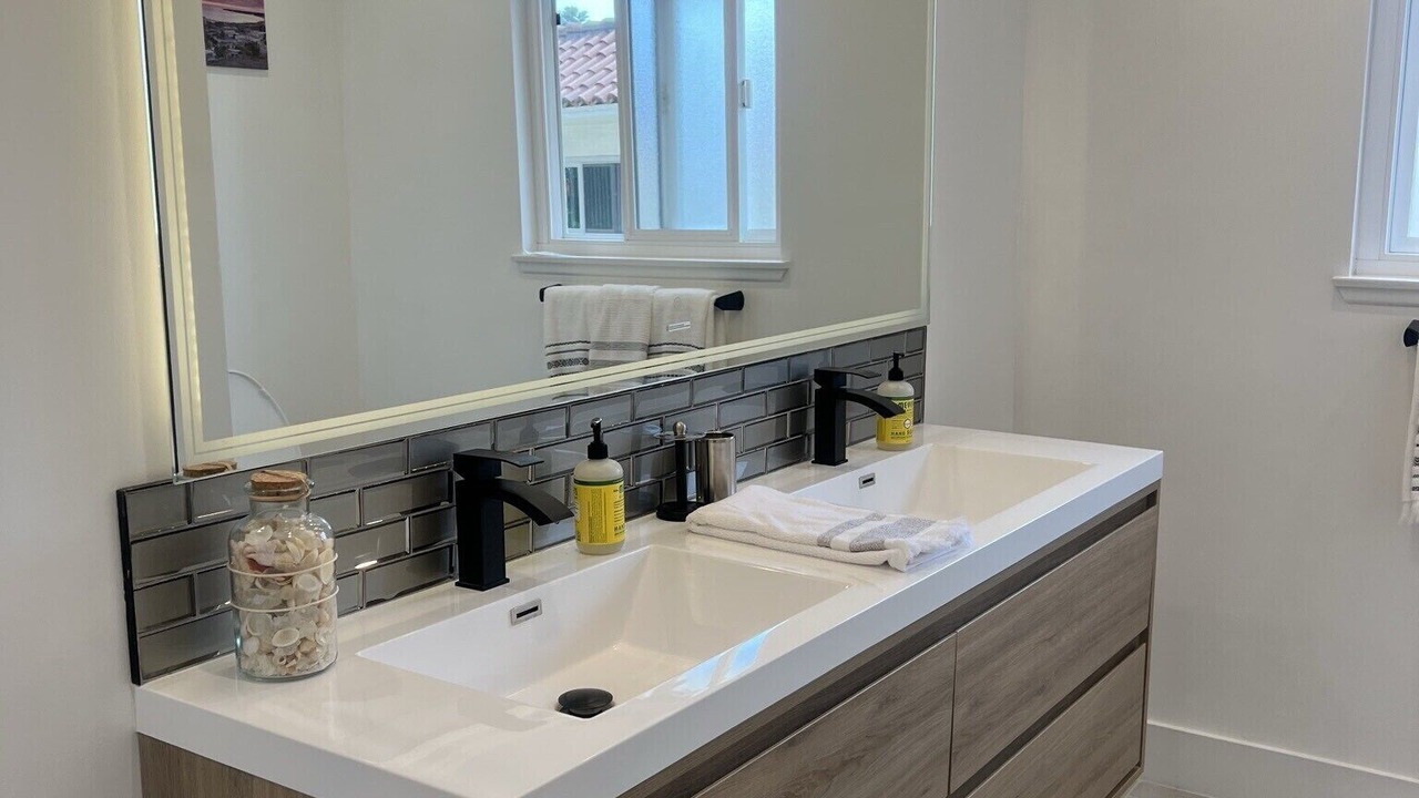Photo of Bathroom in Pierpont Bay