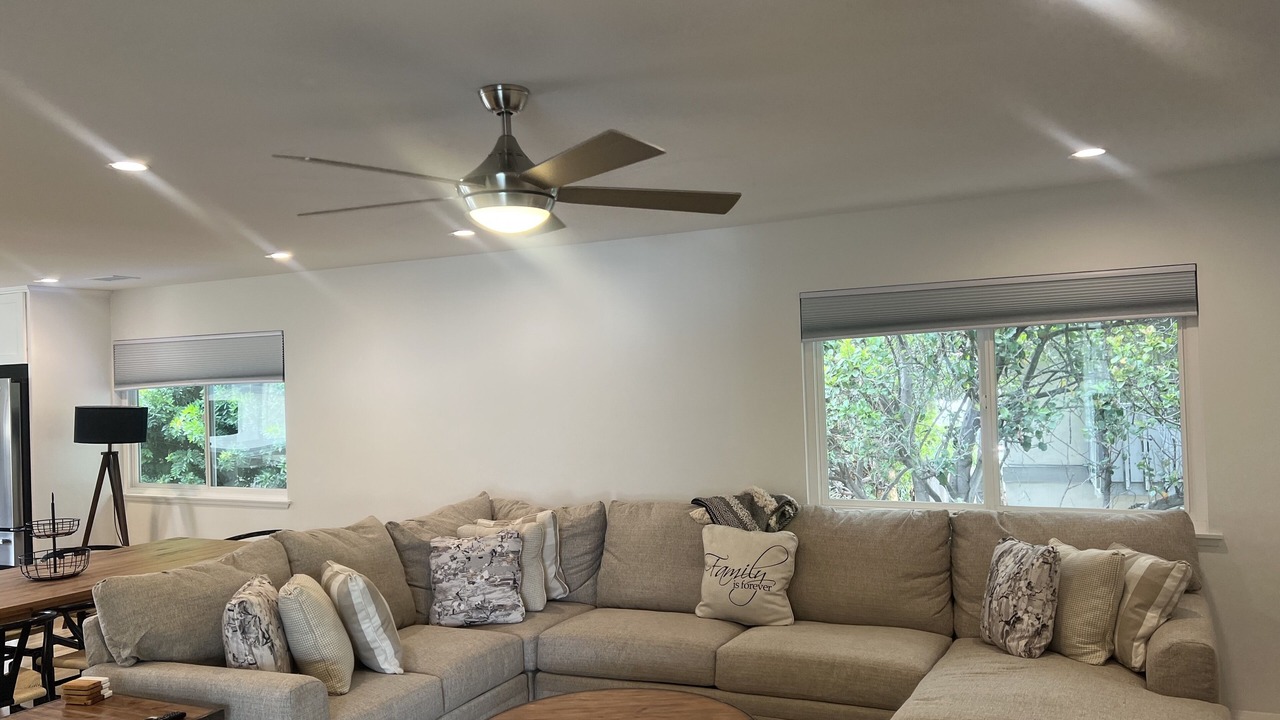 Photo of Livingroom in Pierpont Bay