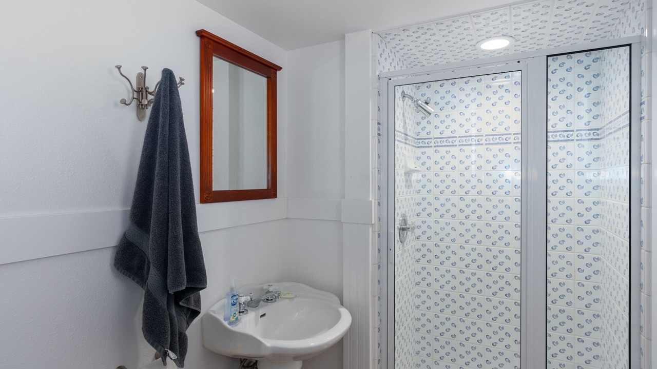 Photo of Bathroom in Balboa Peninsula