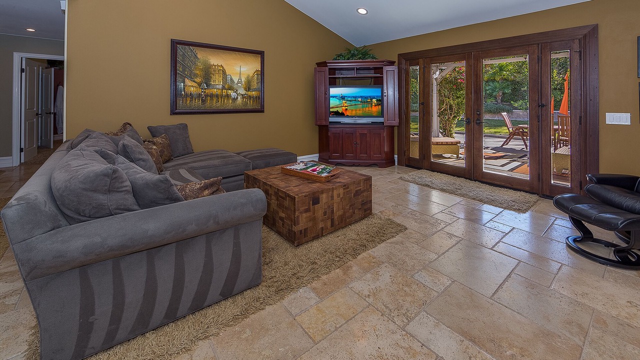 Photo of Livingroom in Thousand Oaks