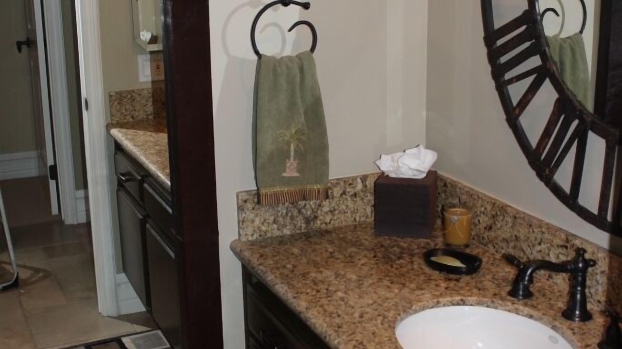 Photo of Bathroom in Thousand Oaks