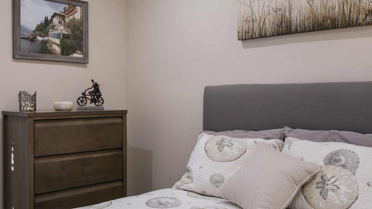 Photo of Bedroom in Lake Balboa