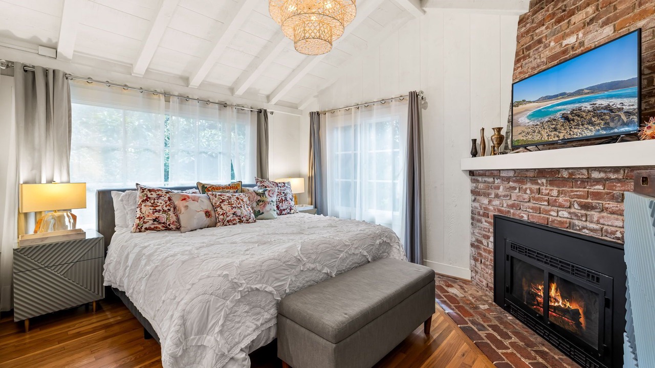 Photo of Livingroom in Golden Rectangle