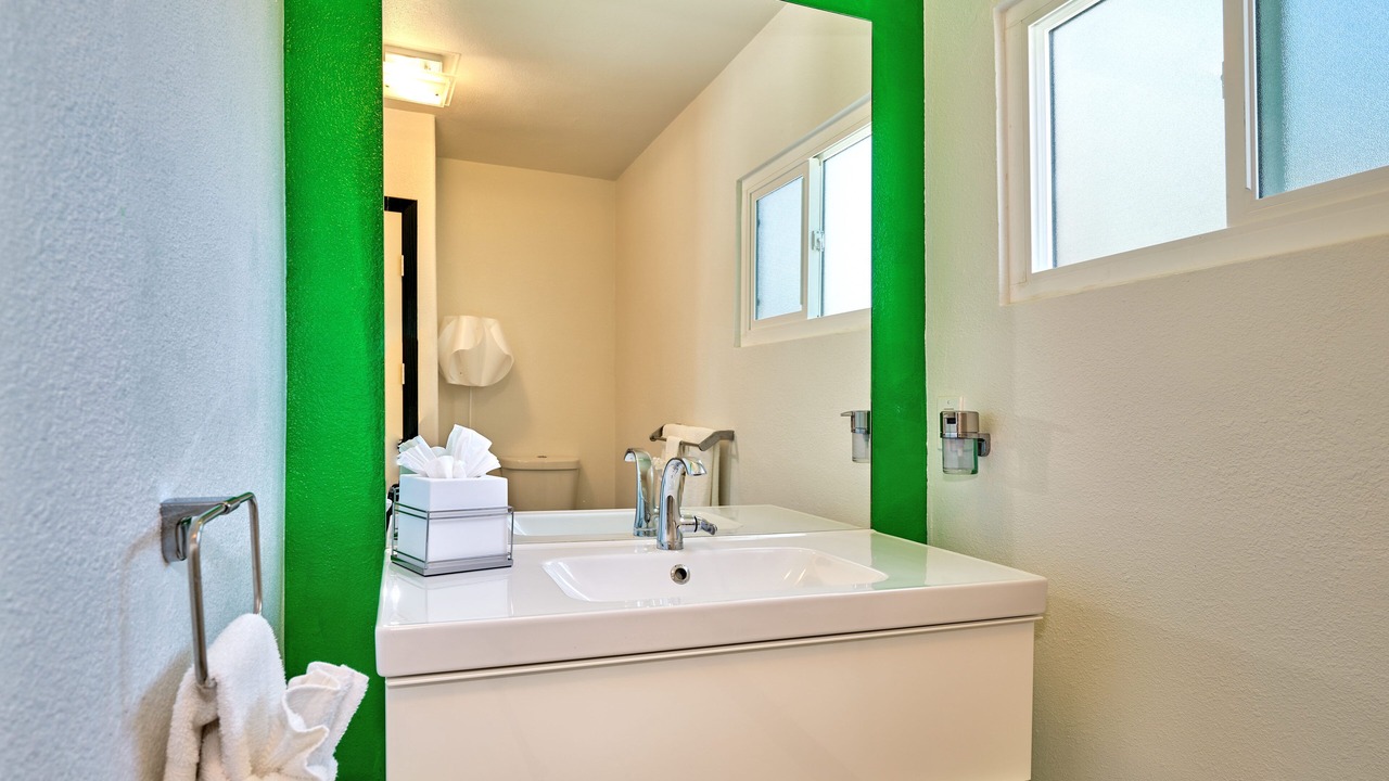 Photo of Bathroom in Racquet Club West