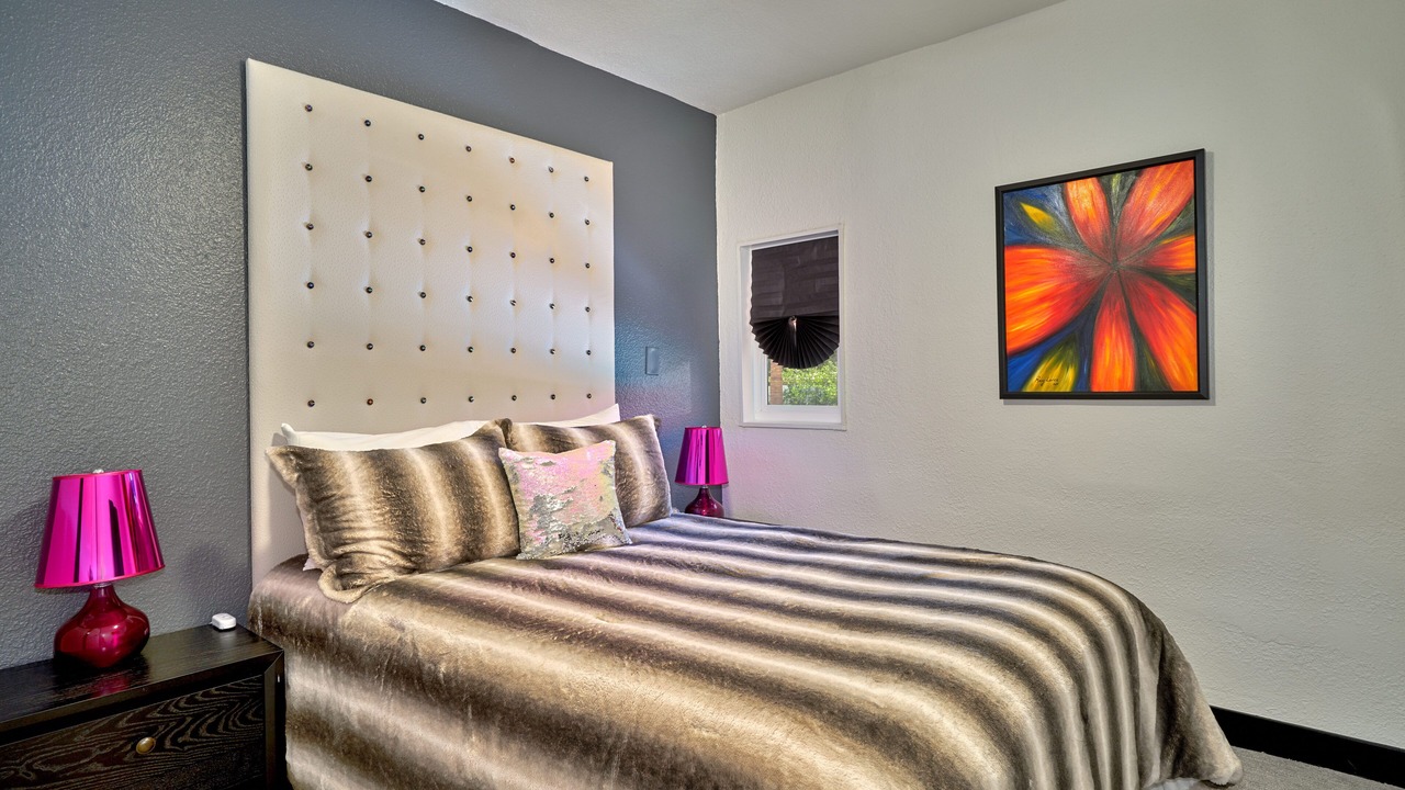 Photo of Bedroom in Racquet Club West