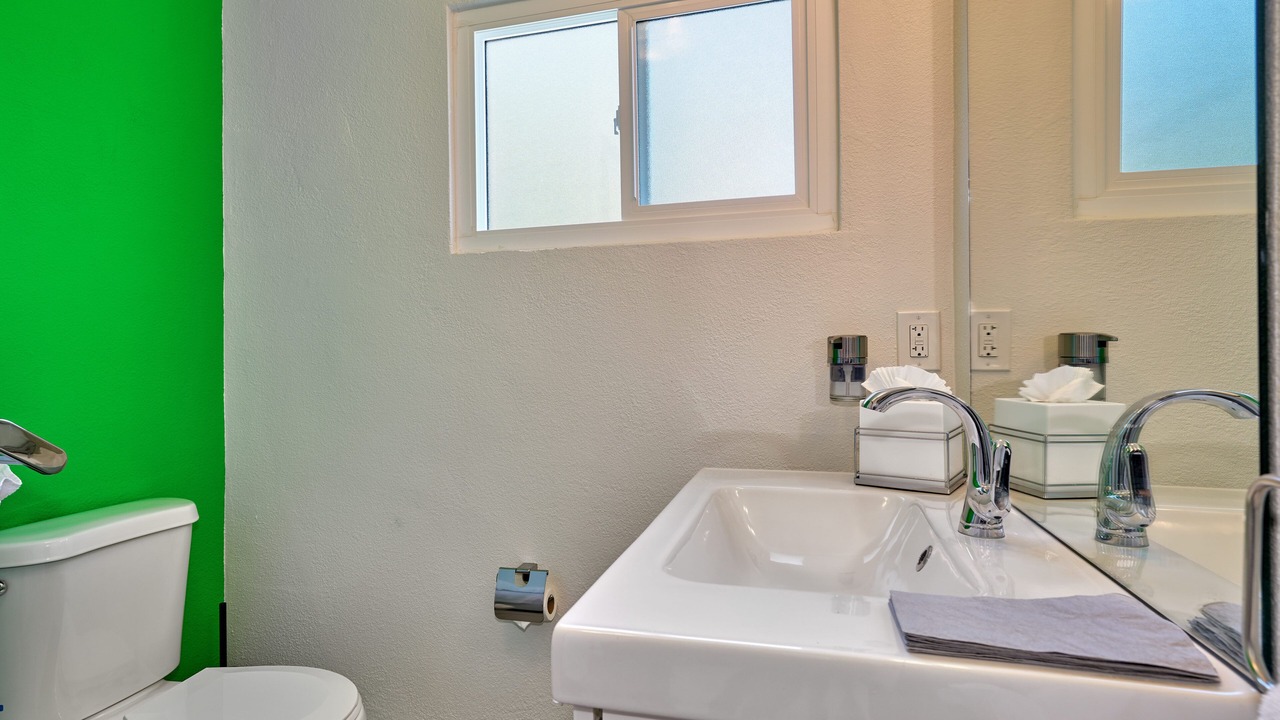 Photo of Bathroom in Racquet Club West