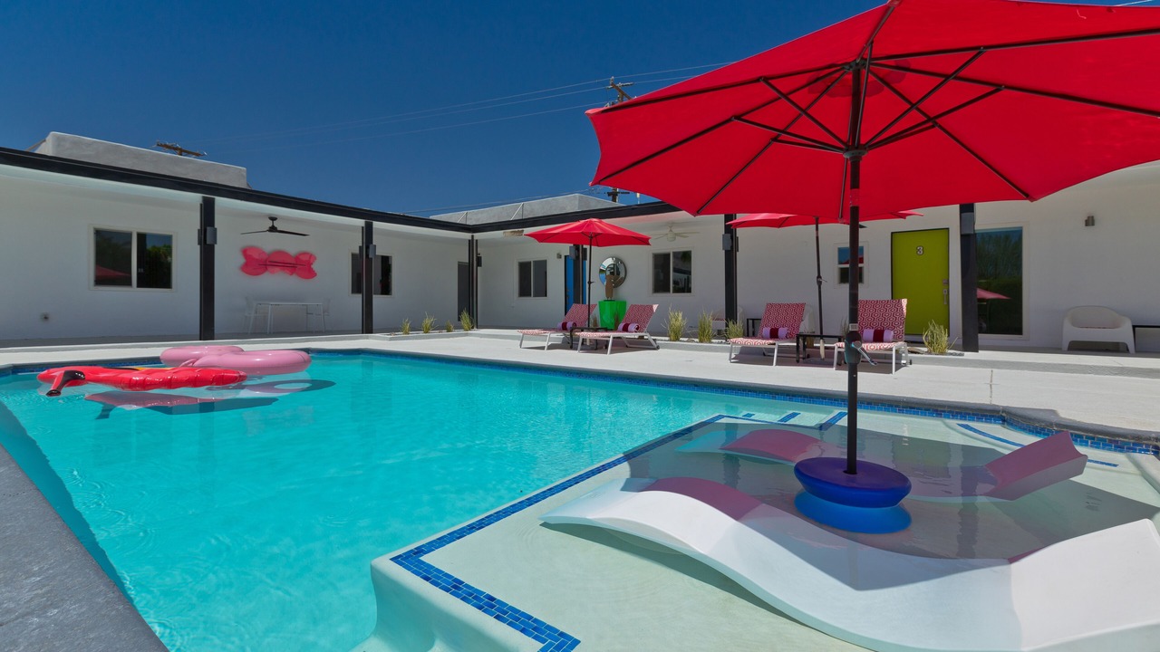 Photo of Outdoor in Racquet Club West