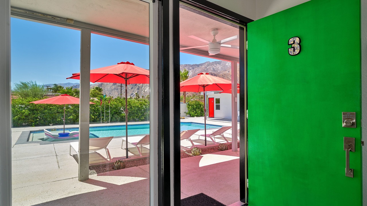 Photo of Outdoor in Racquet Club West