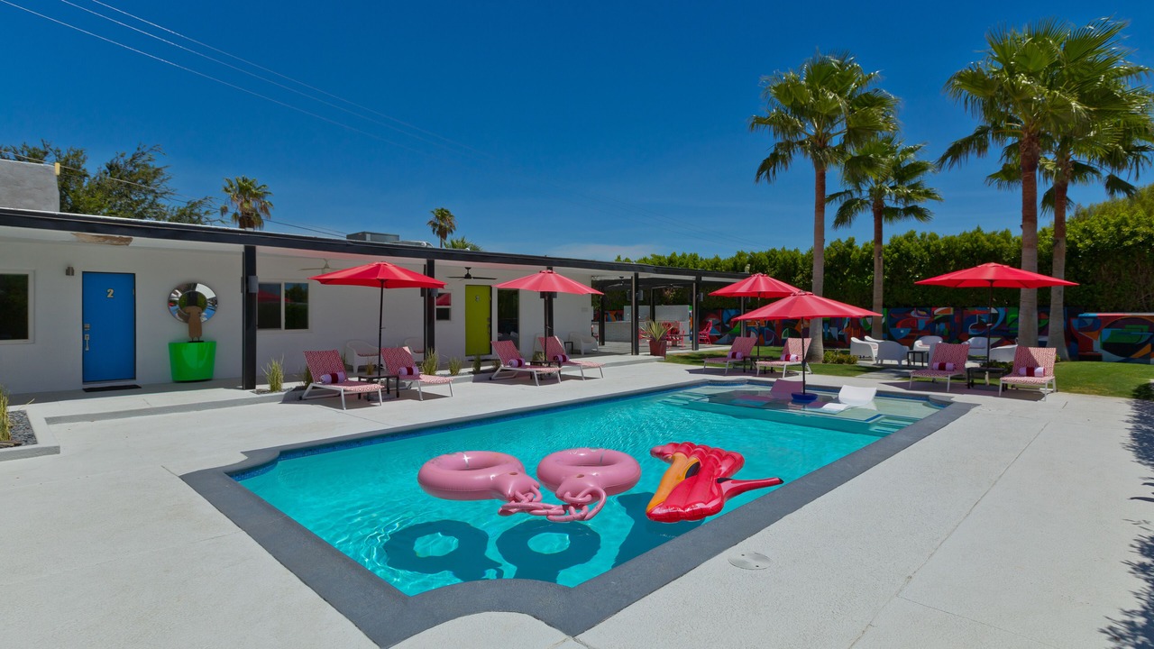 Photo of Outdoor in Racquet Club West