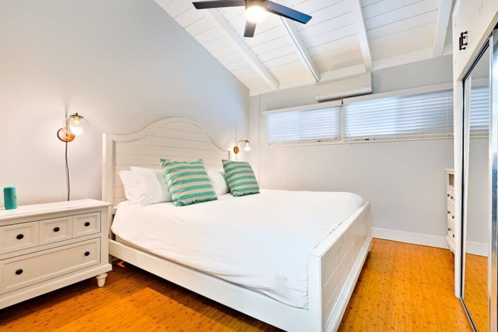 Photo of Bedroom in La Jolla Shores