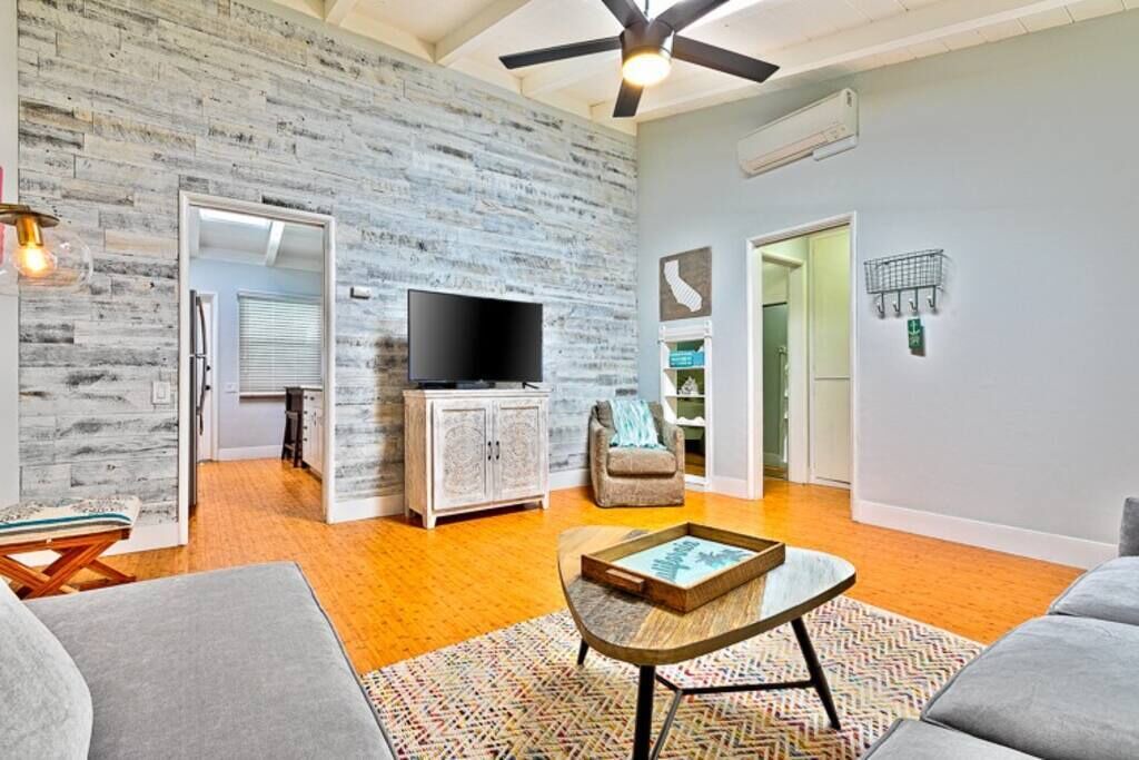 Photo of Livingroom in La Jolla Shores