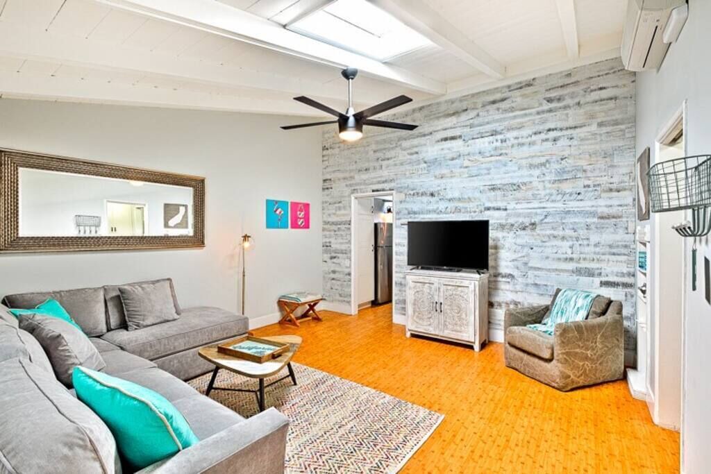 Photo of Livingroom in La Jolla Shores