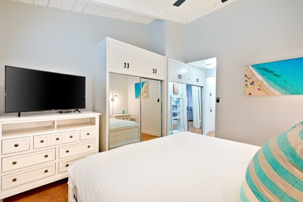 Photo of Bedroom in La Jolla Shores