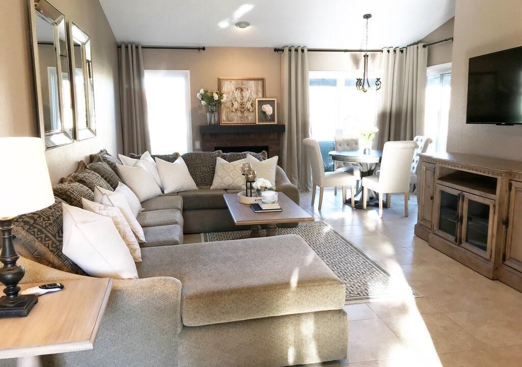 Photo of Livingroom in Stallion Springs