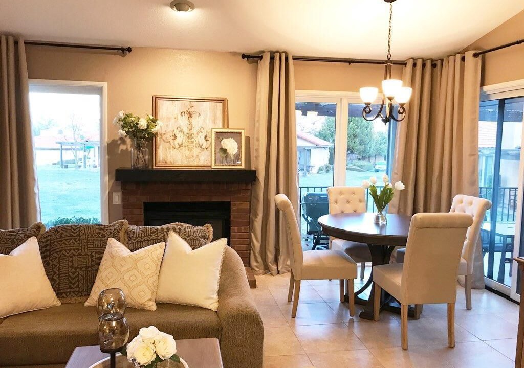 Photo of Livingroom in Stallion Springs