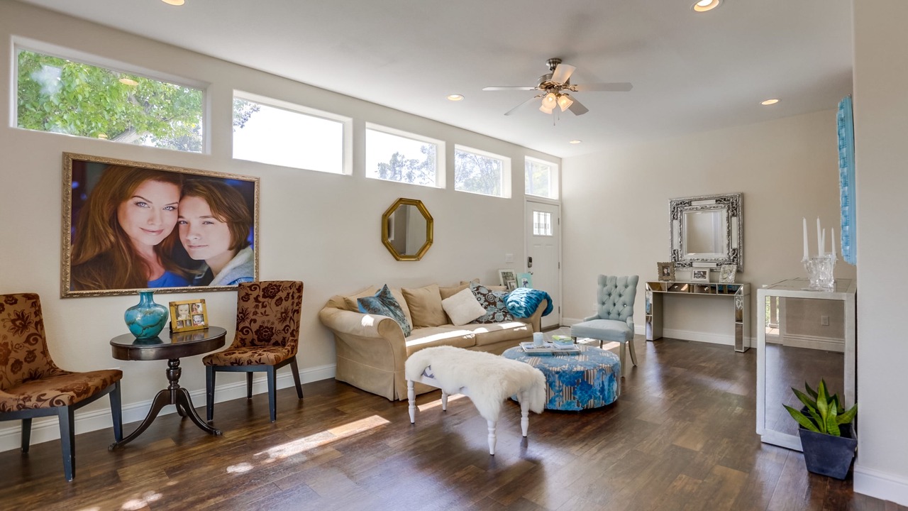 Photo of Livingroom in Calabasas