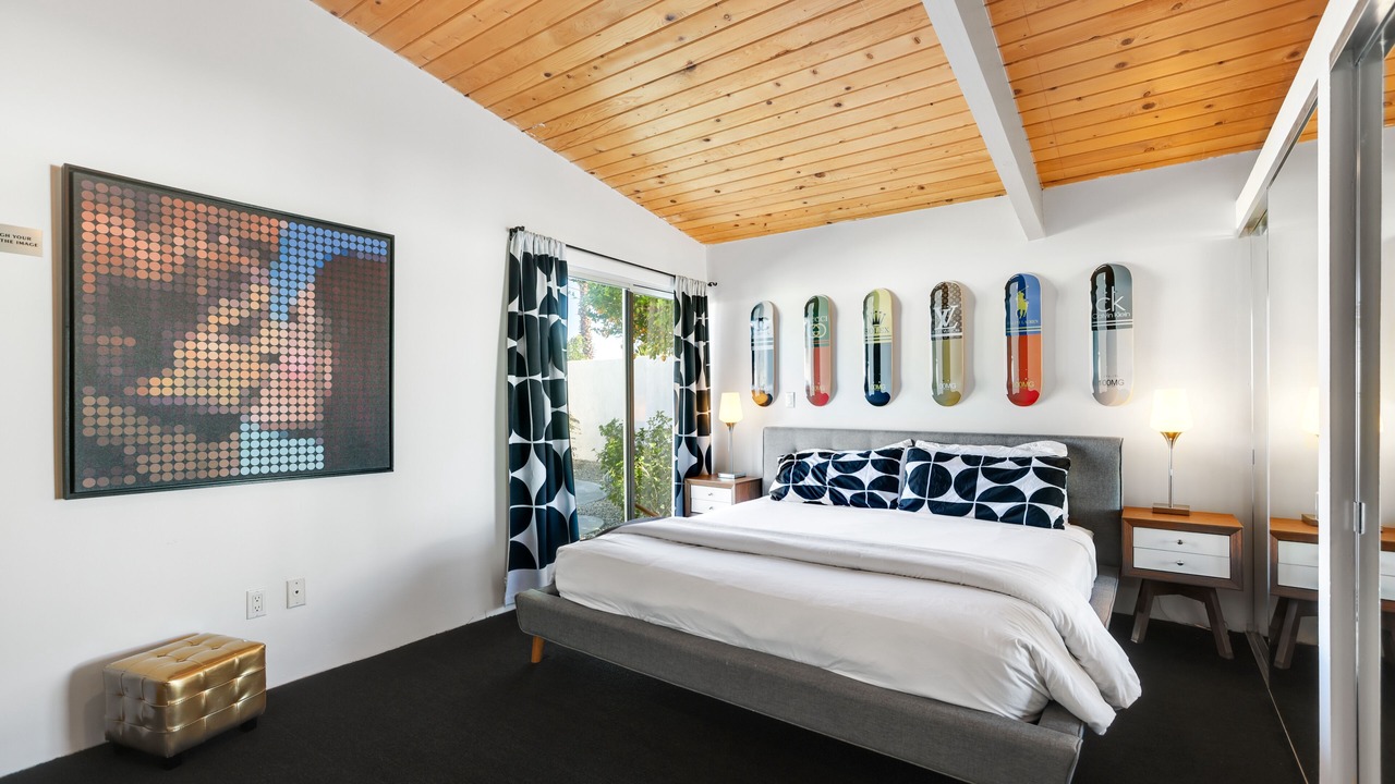 Photo of Bedroom in Racquet Club Estates