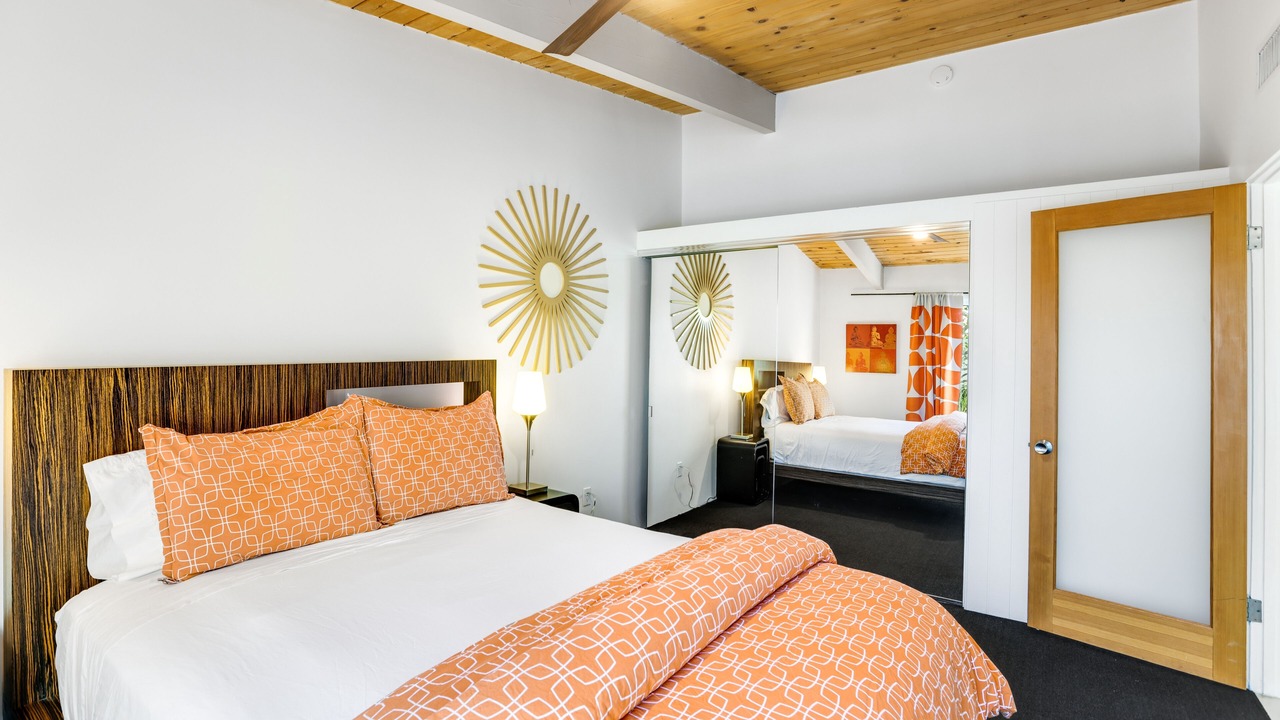 Photo of Bedroom in Racquet Club Estates