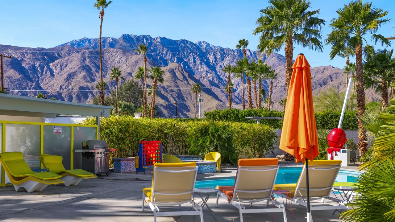 Photo of Outdoor in Racquet Club Estates