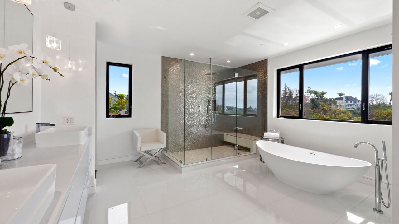 Photo of Bathroom in Los Feliz