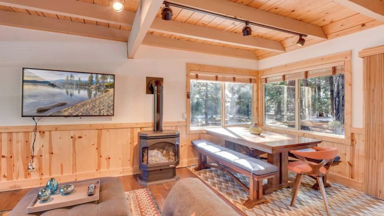 Photo of Livingroom in Tahoma