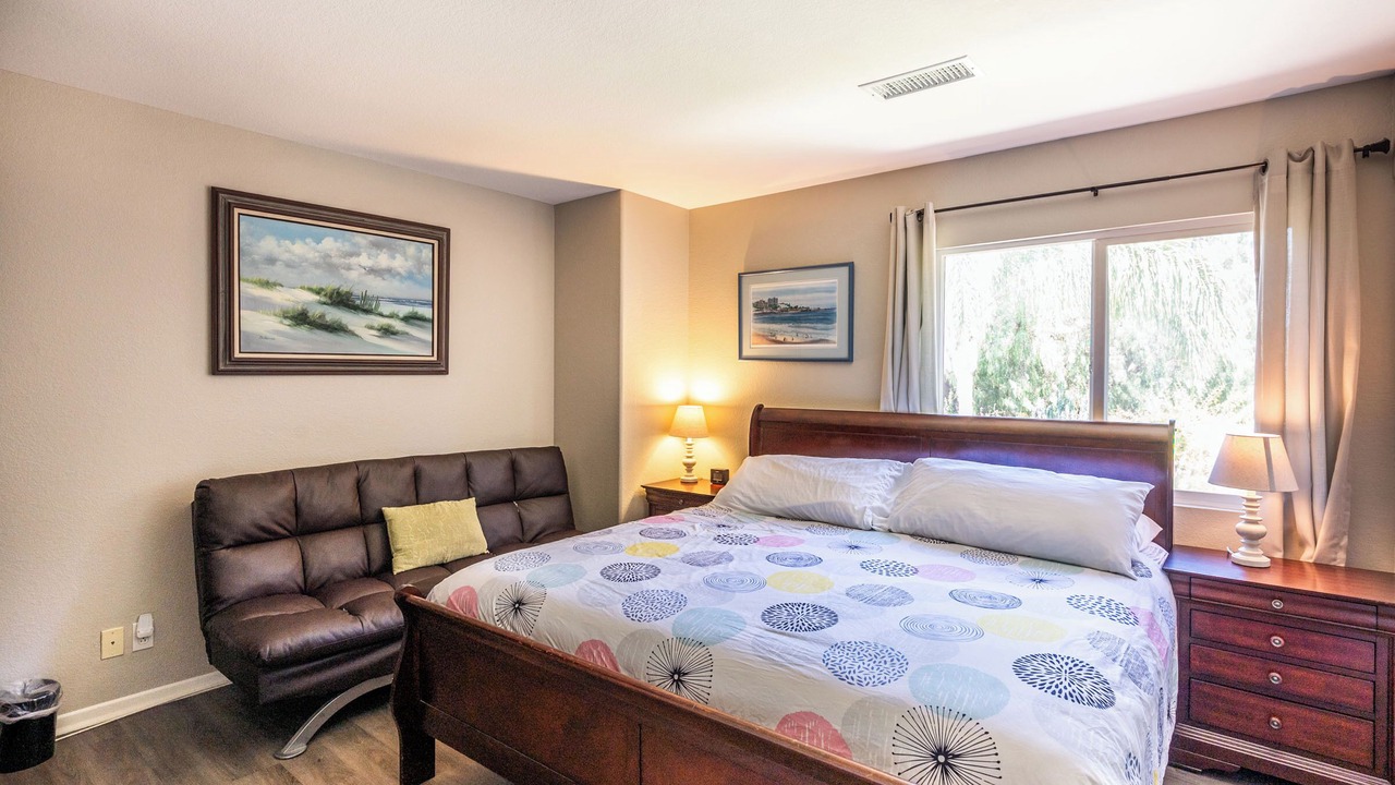 Photo of Bedroom in North Broadway