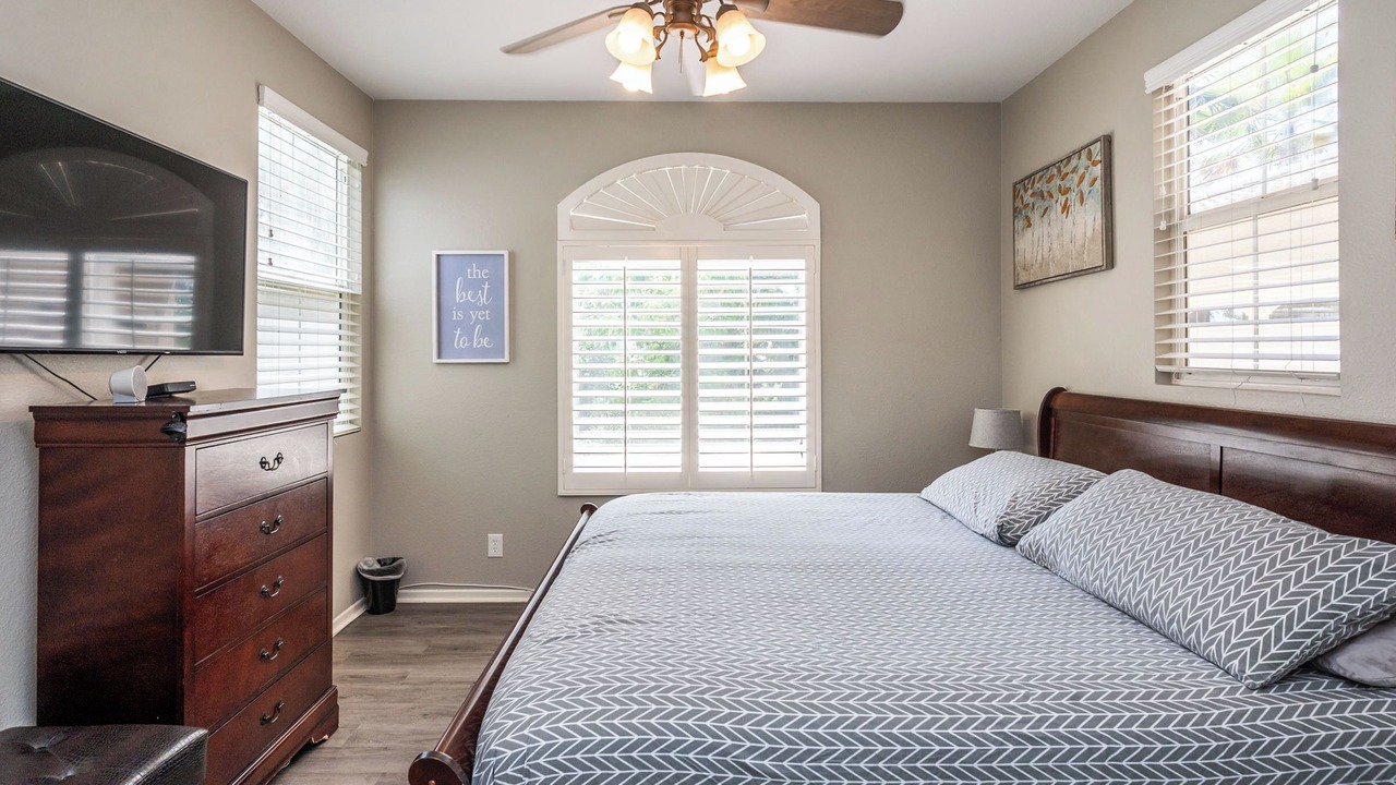 Photo of Bedroom in North Broadway