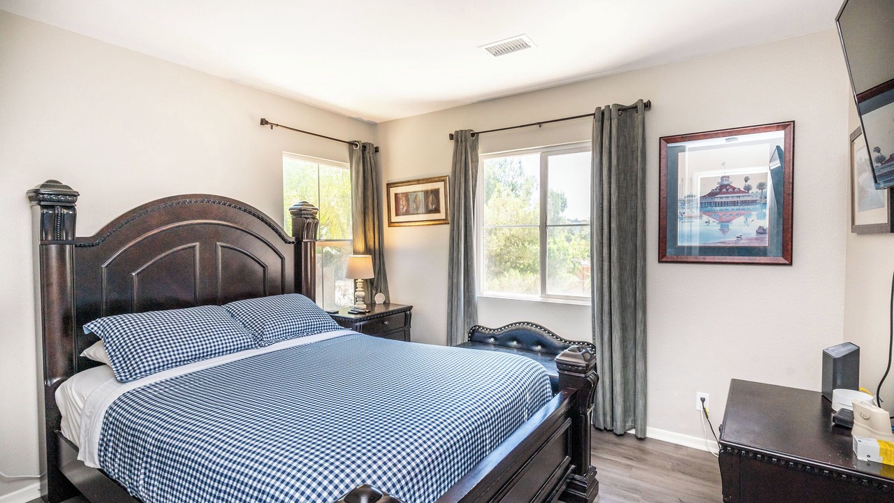 Photo of Bedroom in North Broadway