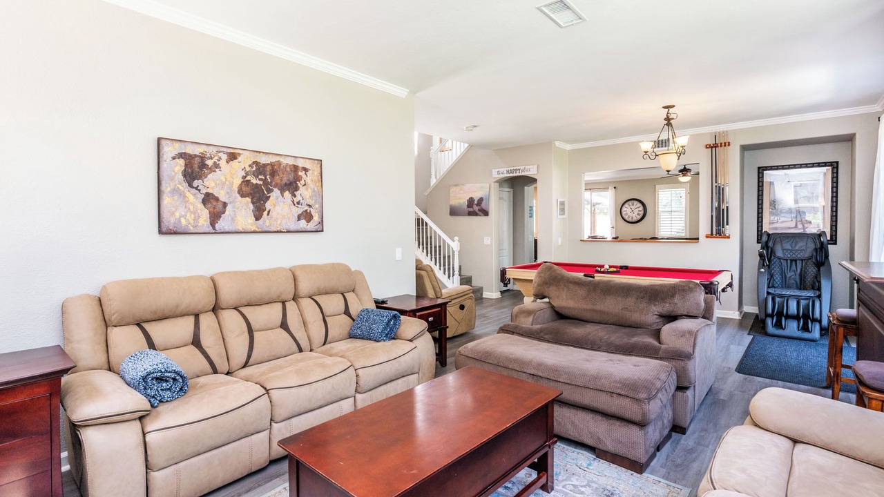 Photo of Livingroom in North Broadway