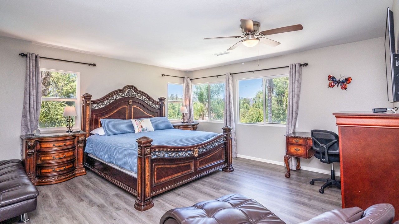 Photo of Bedroom in North Broadway