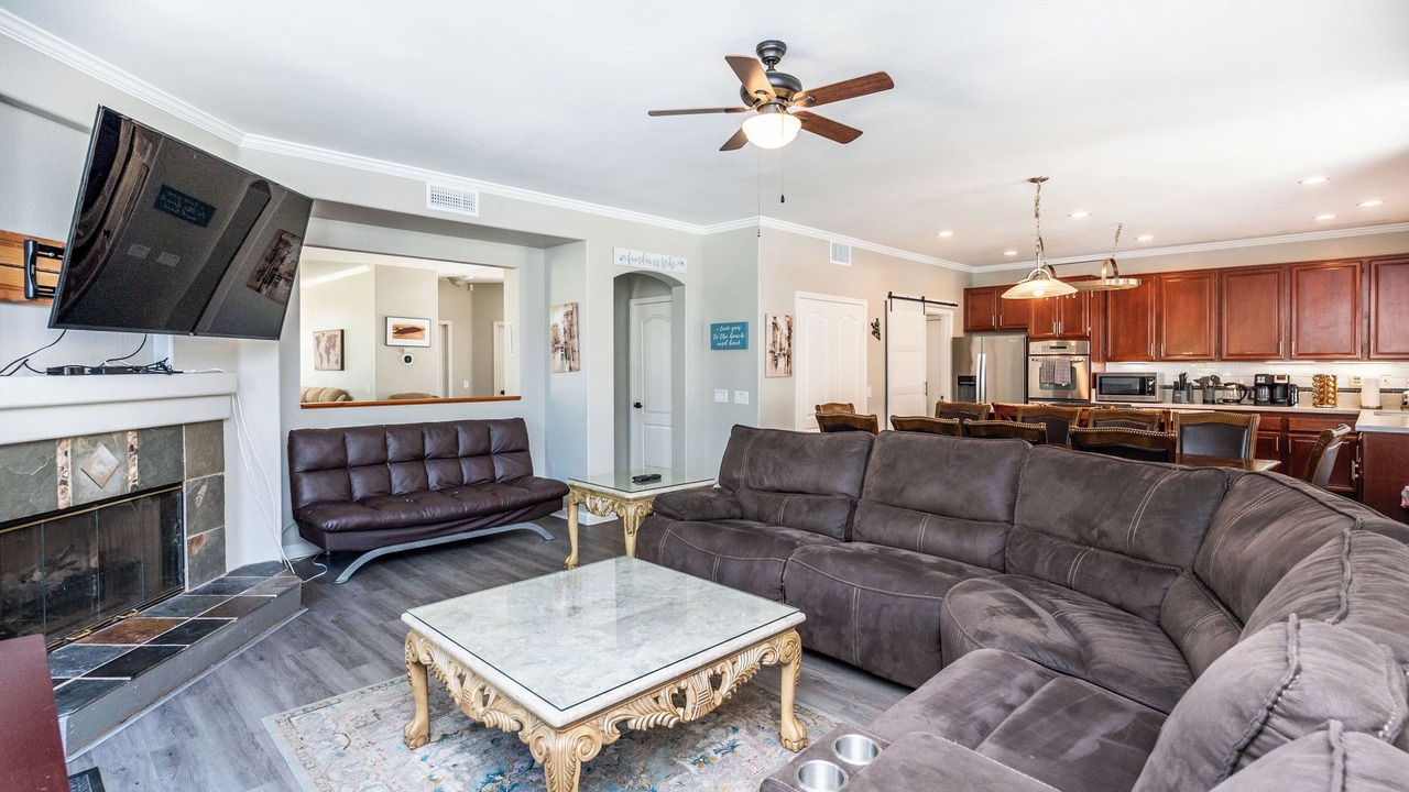 Photo of Livingroom in North Broadway