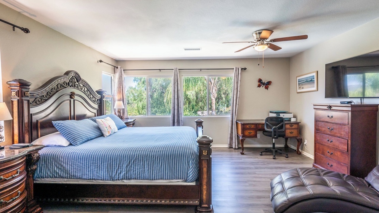 Photo of Bedroom in North Broadway