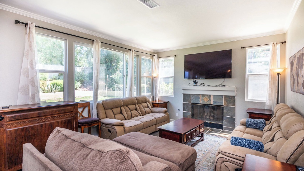 Photo of Livingroom in North Broadway
