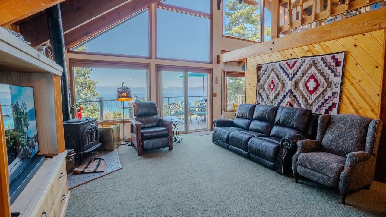 Photo of Livingroom in Tahoma