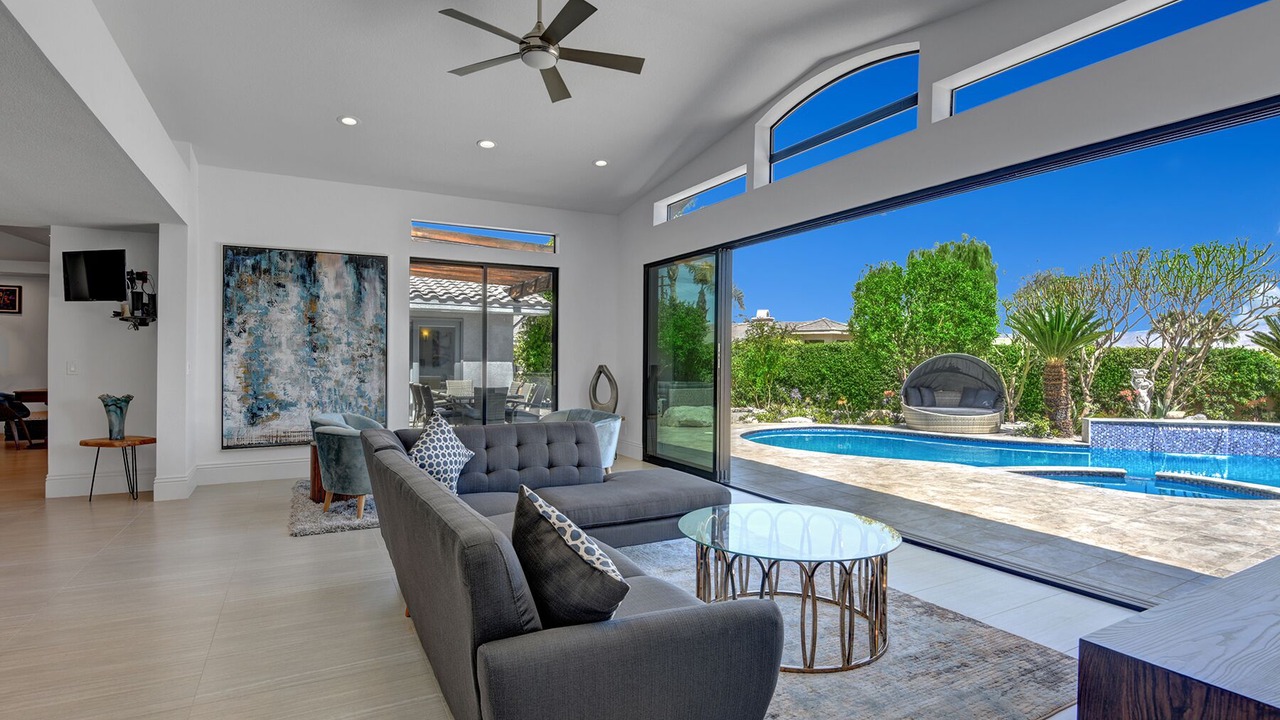 Photo of Livingroom in Cathedral City Cove