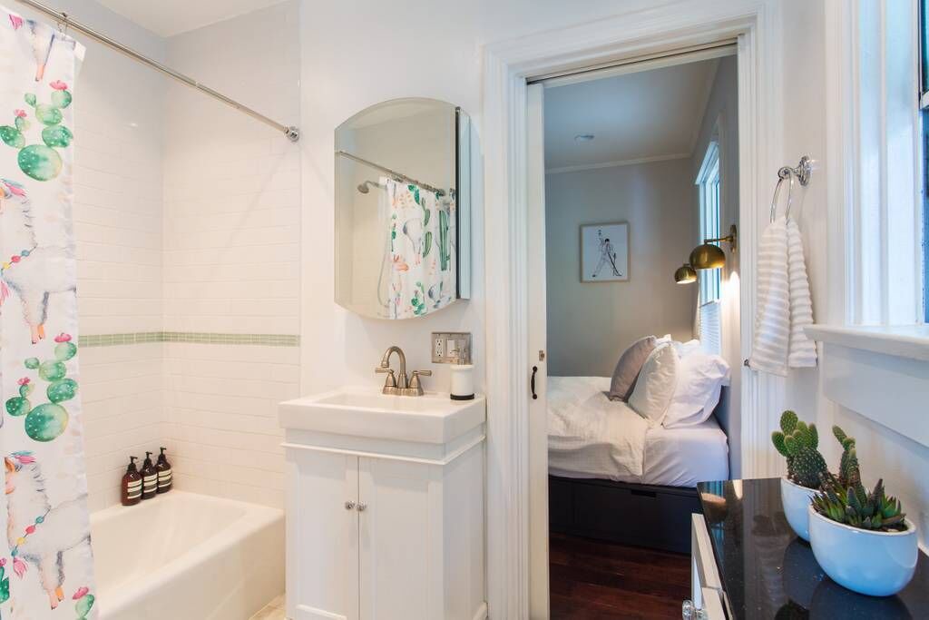 Photo of Bathroom in Los Feliz