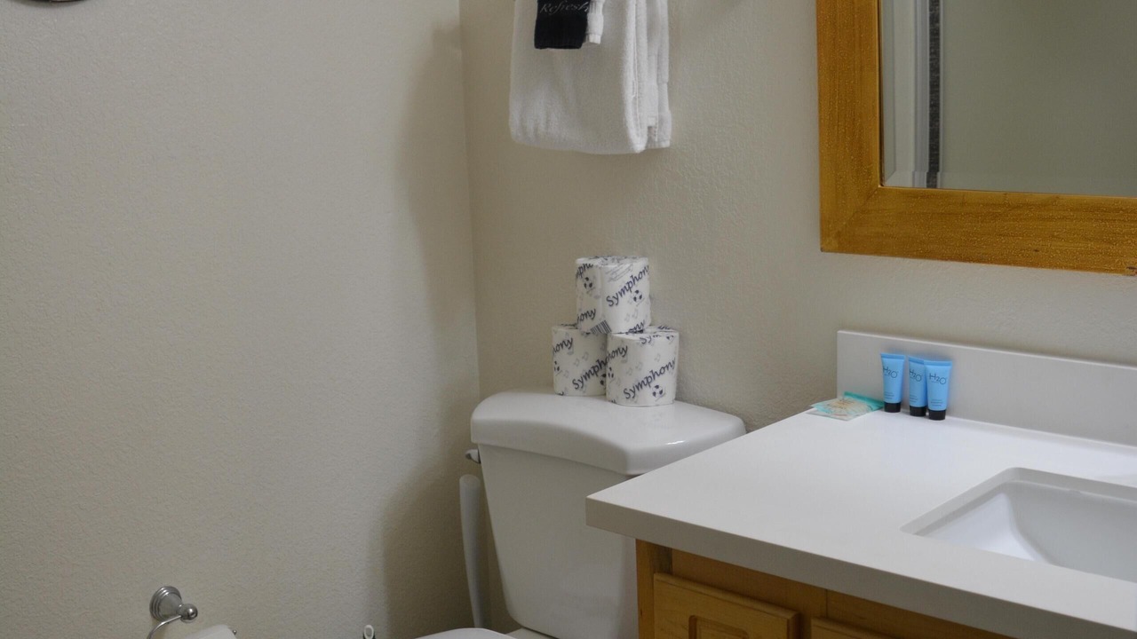 Photo of Bathroom in Summit Estates