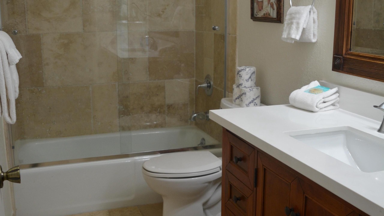 Photo of Bathroom in Summit Estates