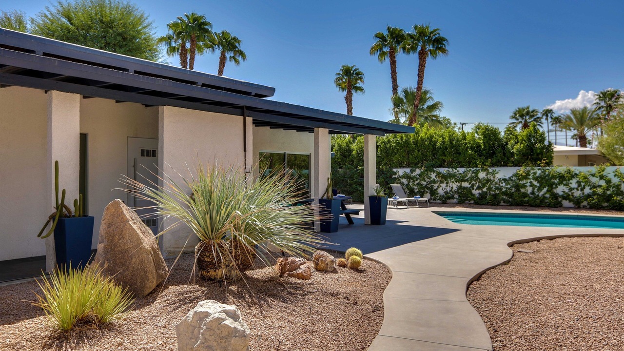 Photo of Outdoor in Warm Sands