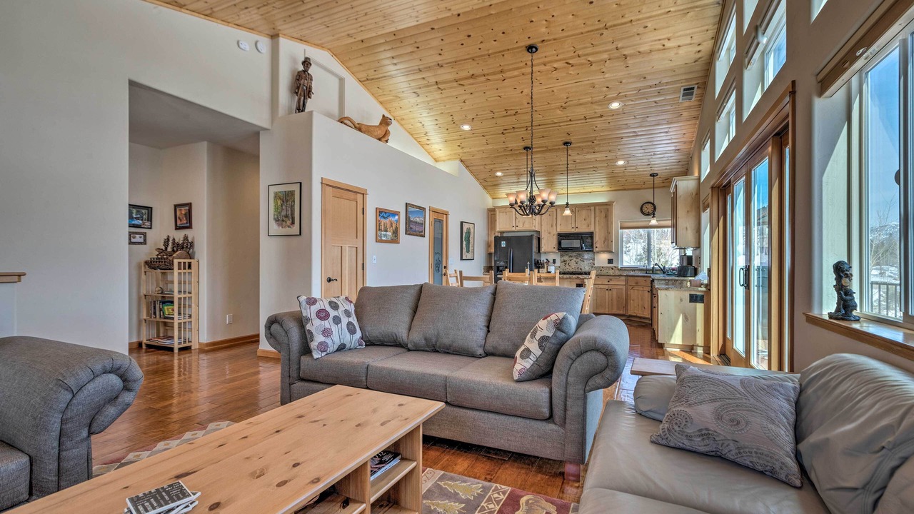 Photo of Livingroom in South Lake Tahoe