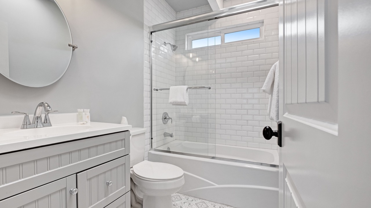 Photo of Bathroom in Oxnard Shores