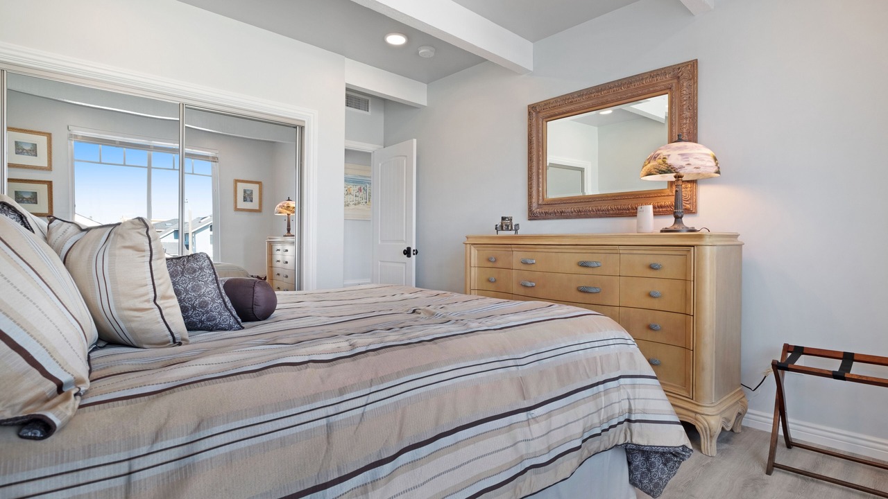 Photo of Bedroom in Oxnard Shores