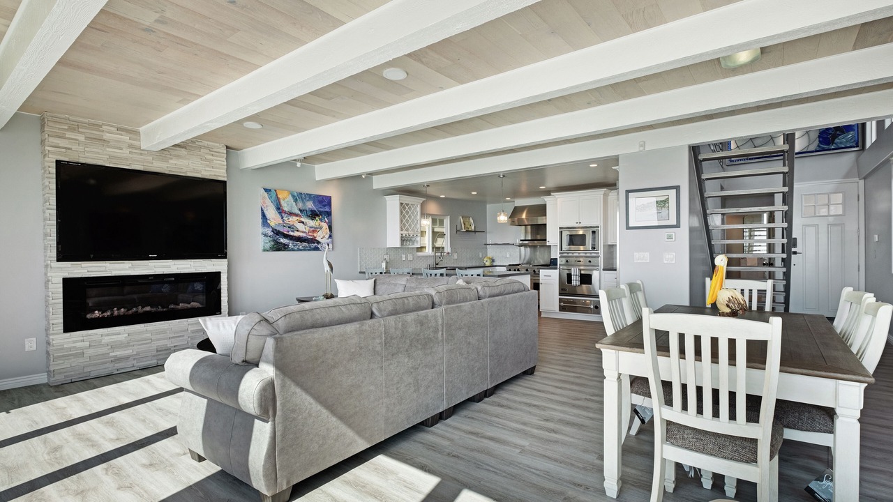 Photo of Livingroom in Oxnard Shores