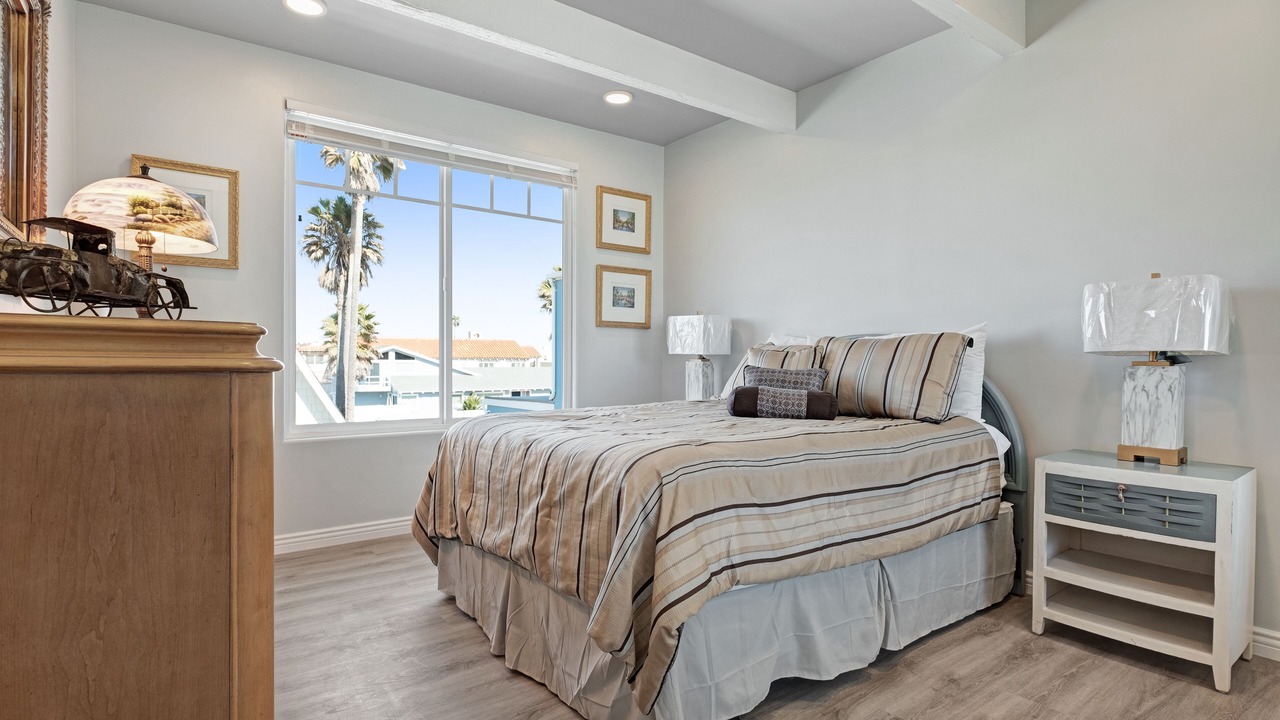 Photo of Bedroom in Oxnard Shores