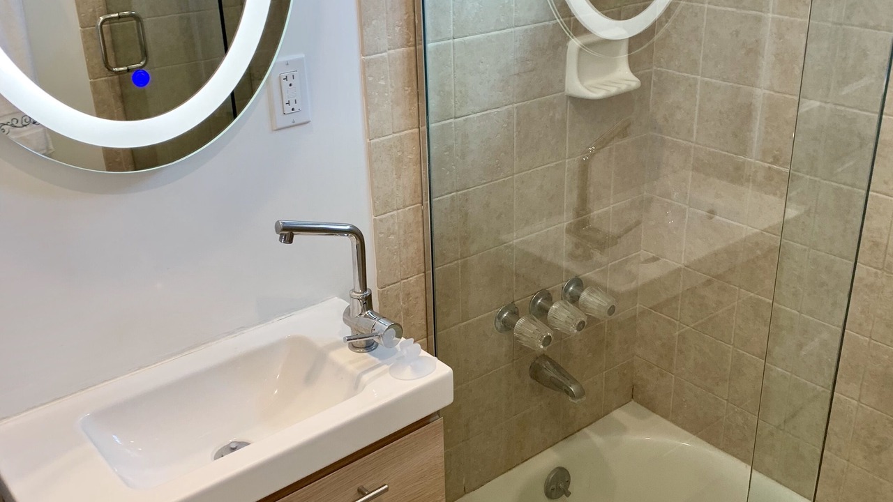 Photo of Bathroom in Belmont Shore