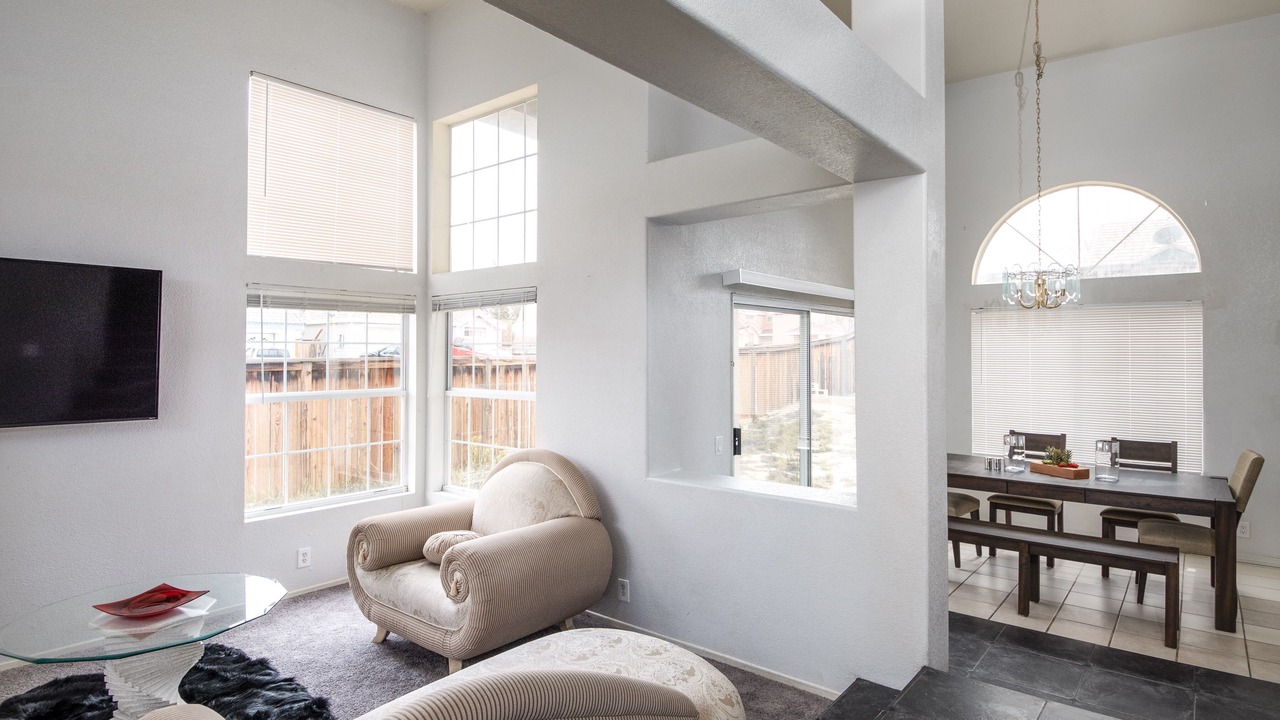 Photo of Livingroom in Victorville