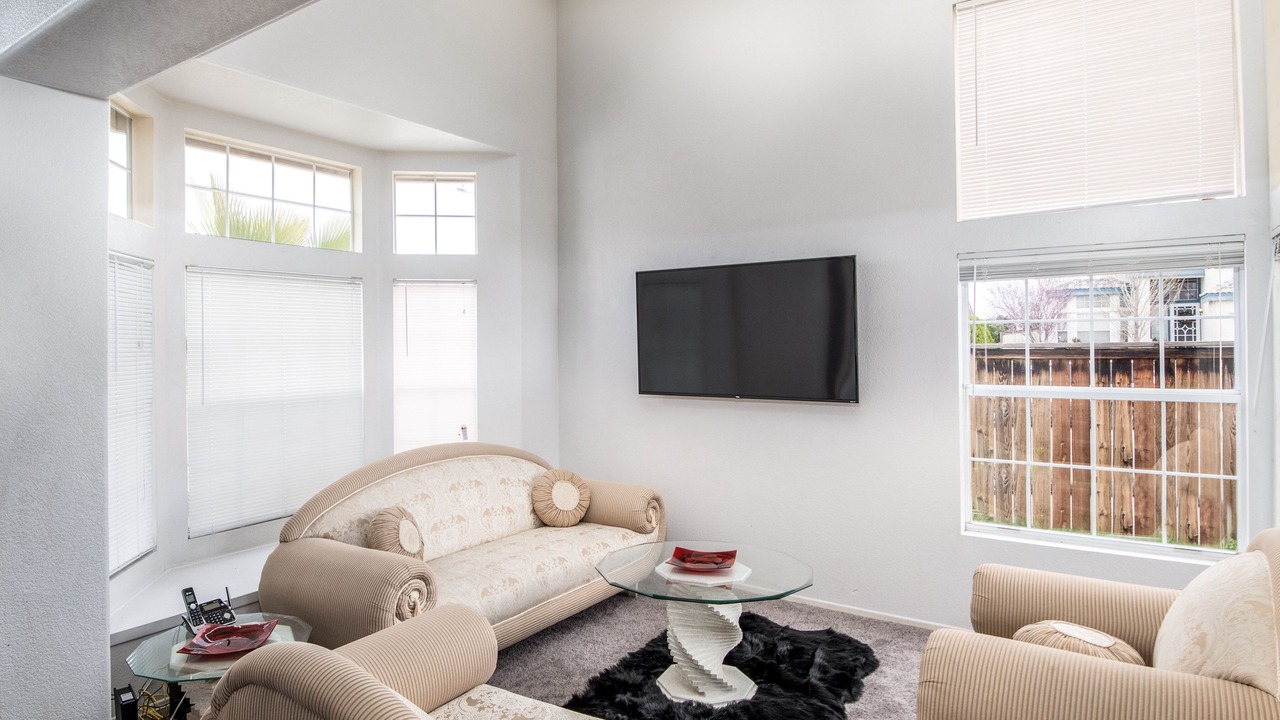 Photo of Livingroom in Victorville